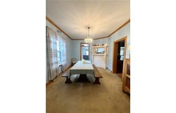 566 4th St, City of But NE, PA 16001