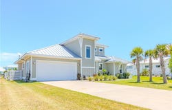 1041 Fiji Dr., Rockport, TX 78382