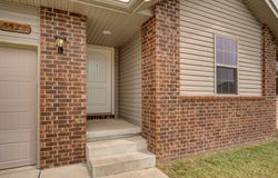 5573 W Longleaf Drive, Springfield, MO 65802