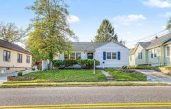 244 E Wyoming Ave, Absecon, NJ 08201