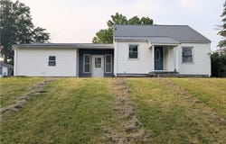 173 6th Street SW, Brewster, OH 44613