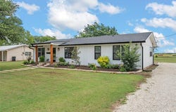 10025 Cedar Rock Parkway, Crawford, TX 76638