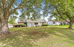 1054 Hebert Avenue, Breaux Bridge, LA 70517