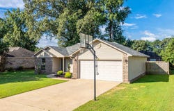 25 NEWCASTLE Drive, Cabot, AR 72023