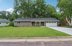 214 Pauquette Drive, Poynette, WI 53955