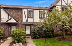 302 Olde Ingomar Ct, McCandless, PA 15237