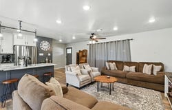 703 S Cowan Street, Decatur, TX 76234
