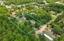 143 W Honeysuckle Street, DeFuniak Springs, FL 32433