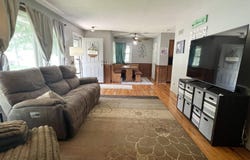 808 E 14th Street S, Newton, IA 50208
