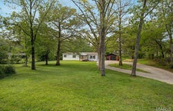 16 Garrett Lane, Defiance, MO 63341
