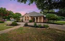 2800 Broadacres Lane, Dalworthington Gardens, TX 76016
