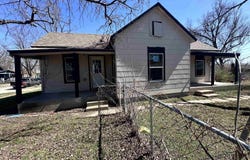 545 NE Sardou AVE, Topeka, KS 66608