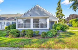 203 Rossmoor Drive, Monroe, NJ 08831