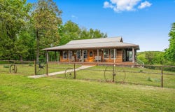 4949 S 196th Road, Halfway, MO 65663