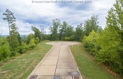 135 Oakview Road, South Charleston, WV 25309