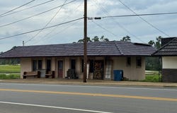 212 W Liberty Avenue, Lyons, GA 30436