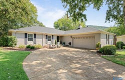 7702 Shadow Bend Drive SE, Huntsville, AL 35802