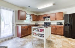 225 Blueberry Hills, Athens, GA 30601