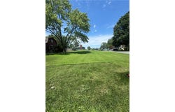 Lindberg Drive, Kansas City, MO 64118