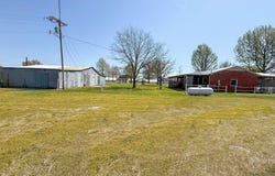 1127 E Country Road, Columbus, KS 66725