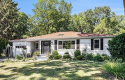 208 S Barker Street, New Buffalo, MI 49117