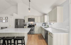 16 Beale St, Worcester, MA 01606