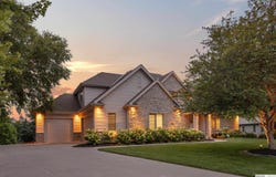 1219 Ranch View Lane, Elkhorn, NE 68022