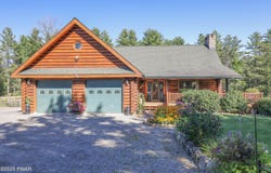 22 Schelbert Road, Newfoundland, PA 18445