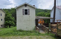 1085 Deveaux Street, Elmora, PA 15737