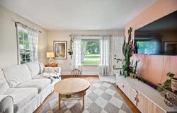860 W La Salle Ave, Glendale, WI 53209