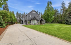 1510 E Pebblestone Ct, Hayden, ID 83835
