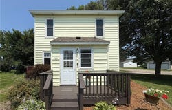 300 Ellington Street, West Concord, MN 55985