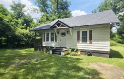 603 Avenue F, West Point, GA 31833