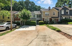 1307 Shiloh Terrace NW, Kennesaw, GA 30144