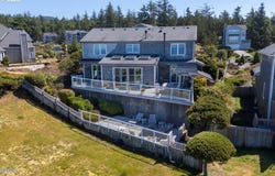 380 FALL CREEK Dr, Oceanside, OR 97134