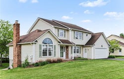 11 Stream View Cir, Fairport, NY 14450
