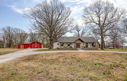 8613 Oxbow Lane, Neosho, MO 64850