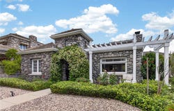 902 E Olive Avenue, Burbank, CA 91501