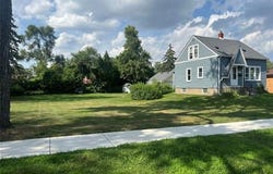 32270 Bridge Street, Garden City, MI 48135