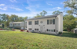 1705 Melbourne Dr, Salem, VA 24153