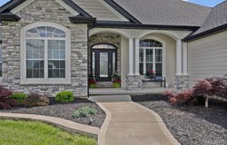 2 Mahogany Run, Farmington, MO 63640