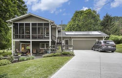 3850 W Loch Alpine Drive, Ann Arbor, MI 48103