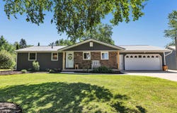 7345 LEMKE Drive, GREENLEAF, WI 54126-9324