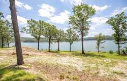 314 6th Avenue, Ridgedale, MO 65739