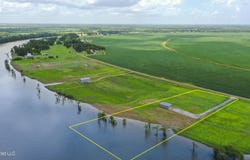 001 Deerfield Road, Yazoo City, MS 39194