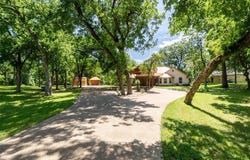 1465 Waters Edge Lane, Glen Rose, TX 76043