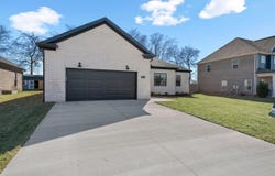 8740 Merrill Circle, Bowling Green, KY 42104