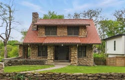 5334 Oak Street, Kansas City, MO 64112
