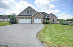 1857 CARRERA DRIVE, CHAMBERSBURG, PA 17202