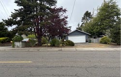 2640 VIRGINIA AVE, North Bend, OR 97459